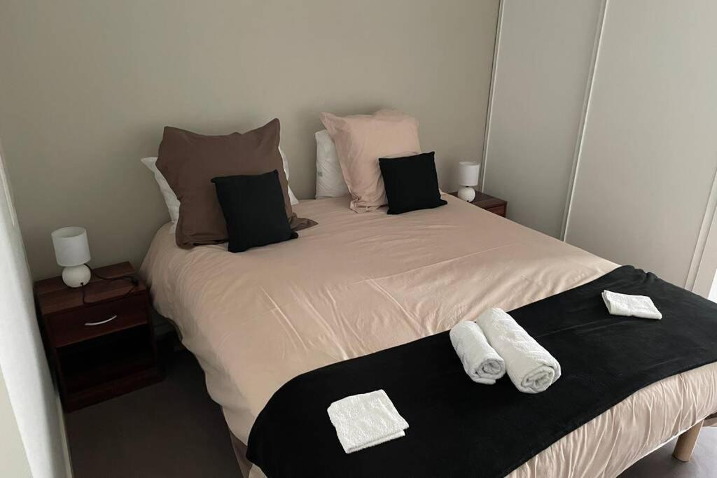 Logement Entier 33 M2 A Pau Exteriör bild